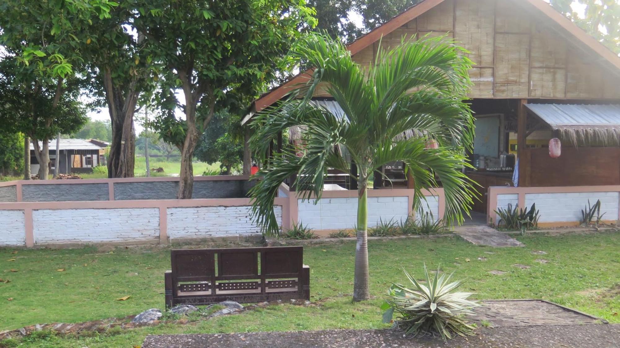 Mangrove Inn Karimunjawa Kültér fotó